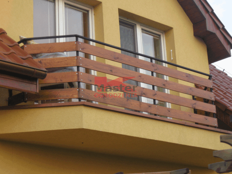 balustrada balkonowa z drewnem sztachetowa deski drewniana 