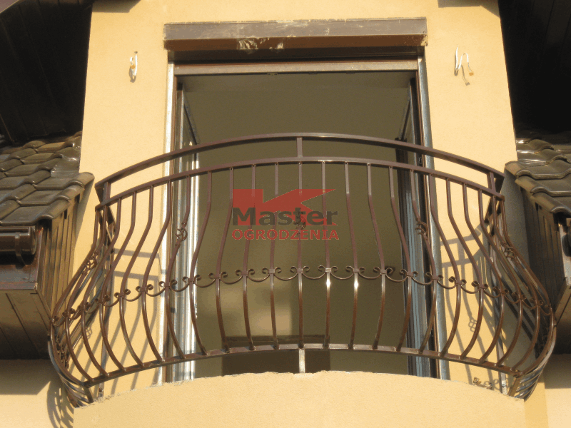 balustrada balkonowa wrocław metalowa z brzuszkiem wypukła kuta