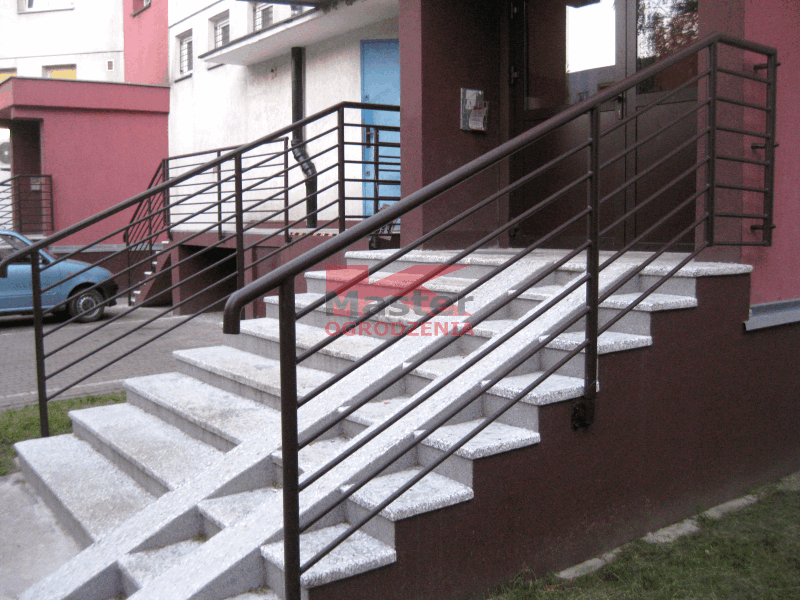 balustrada schodowa barierka pozioma z rury metalowa