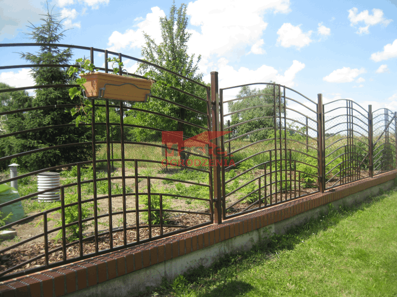ogrodzenie metalowe nietypowe łuki nowoczesne wrocław